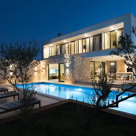 Vila “The House” * Gornje Selo